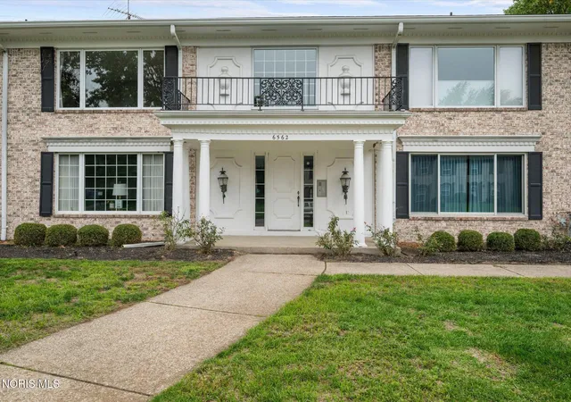 Photo 2 of Condo for sale at 6562 Woodhall Dr #4, Sylvania, OH 43560 | MLS# 10014285 | Listing updated on 2026-10-12