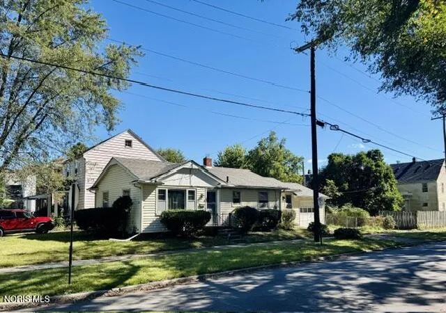 Photo 2 of Single family home for sale at 2061 Berdan Ave, Toledo, OH 43613 | MLS# 10014283 | Listing updated on 2026-10-15