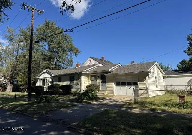 Photo 3 of Single family home for sale at 2061 Berdan Ave, Toledo, OH 43613 | MLS# 10014283 | Listing updated on 2026-10-15