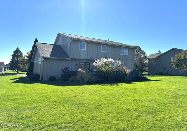 Photo 3 of Single family home for sale at 910 Cardinal Dr, Bryan, OH 43506 | MLS# 10014318 | Listing updated on 2026-10-19