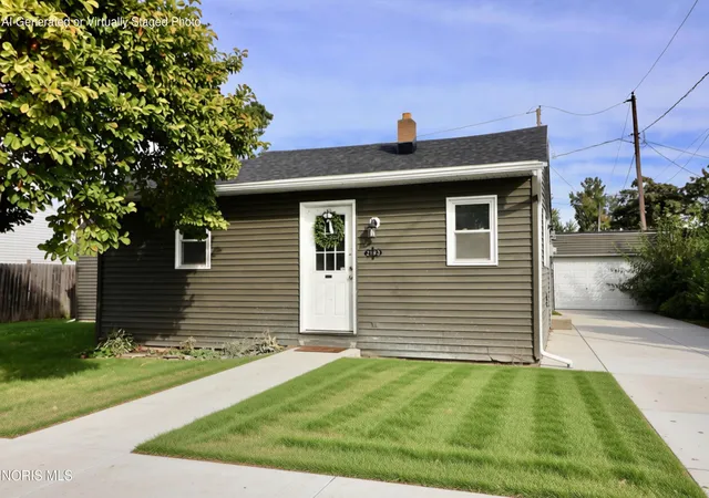 Photo 2 of Single family home for sale at 2163 Hoops Dr, Toledo, OH 43611 | MLS# 10014835 | Listing updated on 2026-10-21