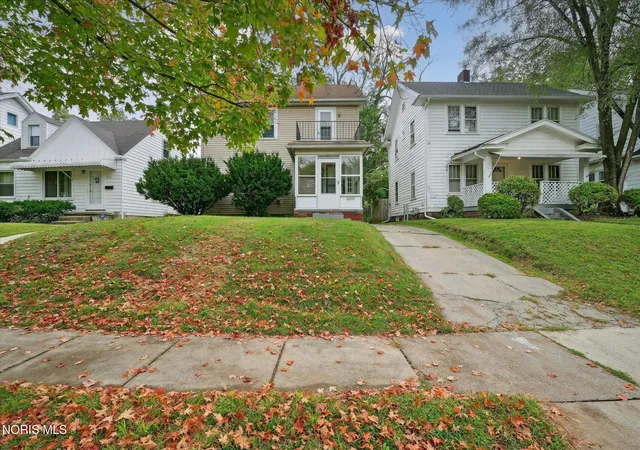Photo 3 of Multi family home for sale at 2030 Wyndhurst Rd, Toledo, OH 43607 | MLS# 10014336 | Listing updated on 2026-10-22