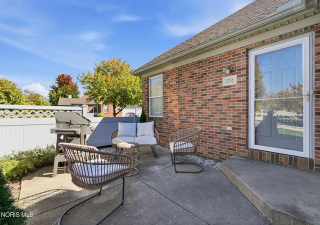 Photo 3 of Sale Pending at 222 Stonegate Blvd, Bowling Green, OH 43402 | MLS# 10014349 | Listing updated on 2026-10-19
