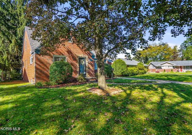Photo 3 of Sale Pending at 4536 N May Ave, Toledo, OH 43614 | MLS# 10014354 | Listing updated on 2026-10-11