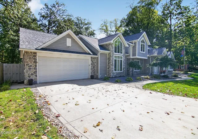 Photo 3 of Single family home for sale at 409 Newdale Dr, Bryan, OH 43506 | MLS# 10014440 | Listing updated on 2026-10-08