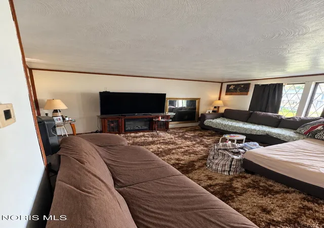 Photo 2 of Single family home for sale at 3827 House Of Stuart Ave, Toledo, OH 43607 | MLS# 10015296 | Listing updated on 2026-10-28