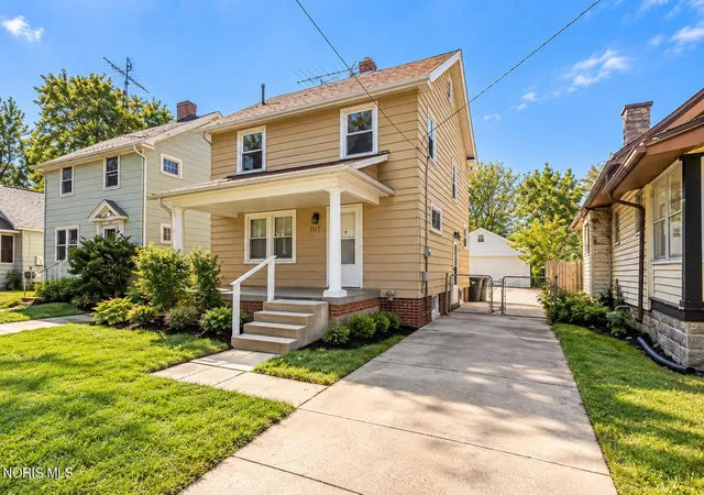 Photo 2 of Single family home for sale at 3515 Almeda Dr, Toledo, OH 43612 | MLS# 10014435 | Listing updated on 2026-10-27