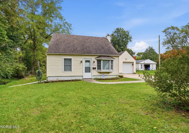 Photo 2 of Single family home for sale at 5124 Adella St, Toledo, OH 43613 | MLS# 10014411 | Listing updated on 2026-10-16