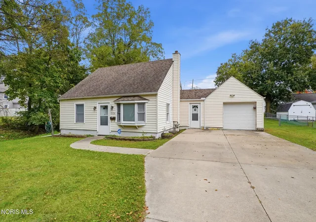 Photo 3 of Single family home for sale at 5124 Adella St, Toledo, OH 43613 | MLS# 10014411 | Listing updated on 2026-10-16