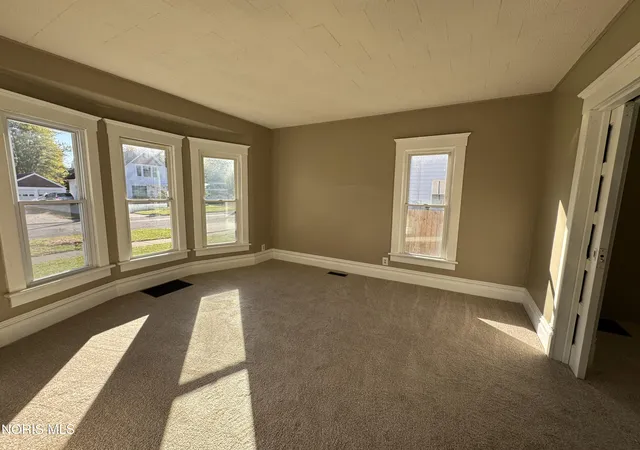 Photo 2 of Single family home for sale at 307 S East Ave, Montpelier, OH 43543 | MLS# 10014393 | Listing updated on 2026-10-22