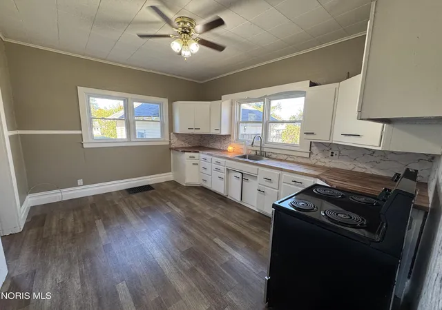 Photo 4 of Single family home for sale at 307 S East Ave, Montpelier, OH 43543 | MLS# 10014393 | Listing updated on 2026-10-22