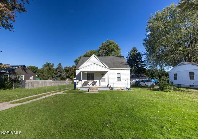Photo 2 of Single family home for sale at 5920 Davida Dr, Toledo, OH 43612 | MLS# 10014398 | Listing updated on 2026-10-26