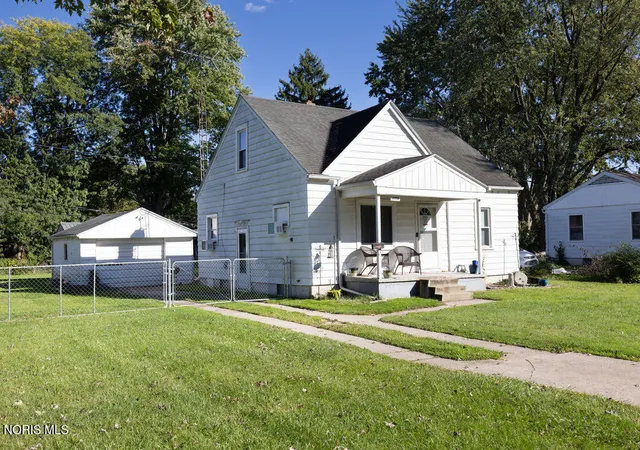 Photo 4 of Single family home for sale at 5920 Davida Dr, Toledo, OH 43612 | MLS# 10014398 | Listing updated on 2026-10-26