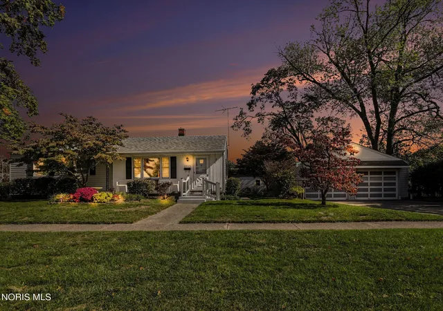 Photo 2 of Single family home for sale at 2915 Claredale Rd, Toledo, OH 43613 | MLS# 10014402 | Listing updated on 2026-10-19