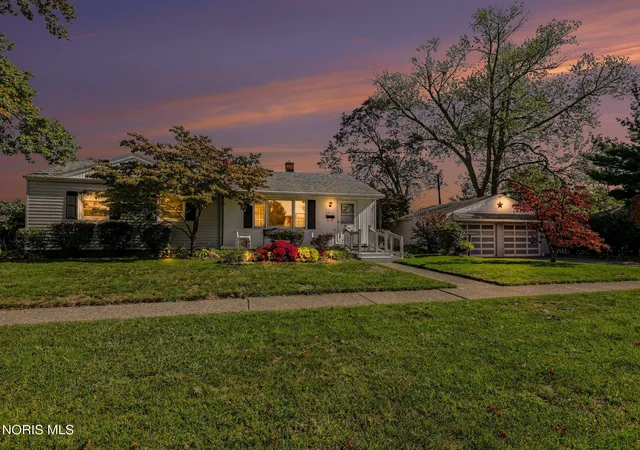 Photo 3 of Single family home for sale at 2915 Claredale Rd, Toledo, OH 43613 | MLS# 10014402 | Listing updated on 2026-10-19