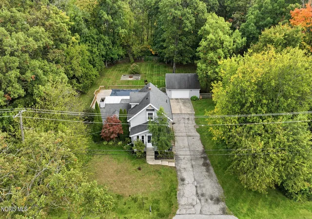 Photo 2 of Single family home for sale at 3014 Gradwohl Rd, Toledo, OH 43617 | MLS# 10014469 | Listing updated on 2026-10-26