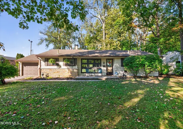 Photo 3 of Single family home for sale at 5035 Fairgreen Dr, Toledo, OH 43613 | MLS# 10014475 | Listing updated on 2026-10-25