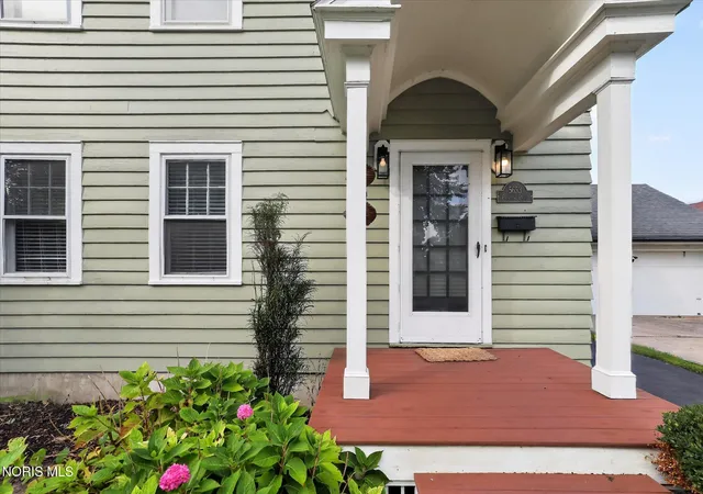 Photo 4 of Single family home for sale at 5653 Fairview Dr, Sylvania, OH 43560 | MLS# 10014426 | Listing updated on 2026-10-26