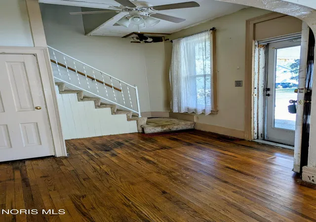 Photo 2 of Single family home for sale at 127 E Lynn St, Edgerton, OH 43517 | MLS# 10014472 | Listing updated on 2026-10-08