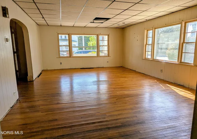 Photo 3 of Single family home for sale at 127 E Lynn St, Edgerton, OH 43517 | MLS# 10014472 | Listing updated on 2026-10-08
