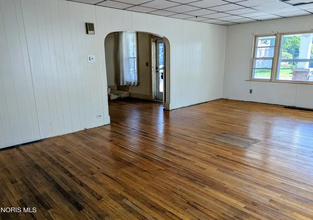 Photo 4 of Single family home for sale at 127 E Lynn St, Edgerton, OH 43517 | MLS# 10014472 | Listing updated on 2026-10-08