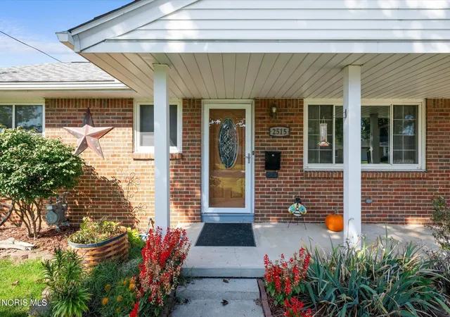 Photo 2 of Sale Pending at 2515 Brenner Ct, Toledo, OH 43611 | MLS# 10014425 | Listing updated on 2026-10-24