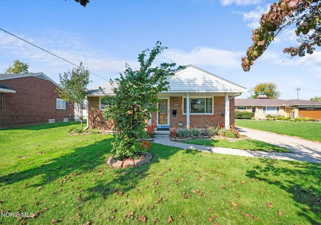 Photo 3 of Sale Pending at 2515 Brenner Ct, Toledo, OH 43611 | MLS# 10014425 | Listing updated on 2026-10-24