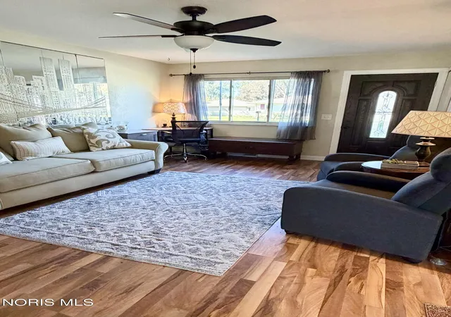 Photo 3 of Single family home for sale at 229 George St, Northwood, OH 43619 | MLS# 10014495 | Listing updated on 2026-10-26