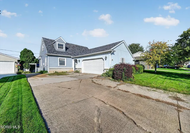 Photo 3 of Single family home for sale at 2633 Detwiler Dr, Toledo, OH 43611 | MLS# 10014428 | Listing updated on 2026-10-17