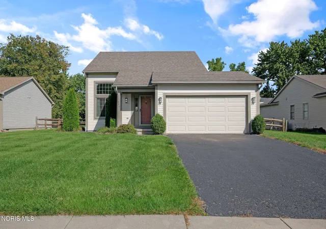 Photo 4 of Single family home for sale at 956 Jennison Dr, Rossford, OH 43460 | MLS# 10014576 | Listing updated on 2026-10-26