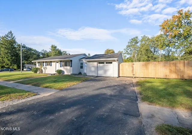 Photo 2 of Single family home for sale at 6604 Hill Ave, Toledo, OH 43615 | MLS# 10014535 | Listing updated on 2026-10-16