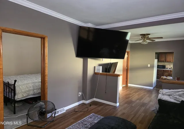 Photo 3 of Single family home for sale at 2129 Woodford St, Toledo, OH 43605 | MLS# 10014467 | Listing updated on 2026-10-19