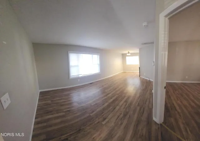 Photo 3 of Sale Pending at 1604 Milburn Ave, Toledo, OH 43606 | MLS# 10014485 | Listing updated on 2026-10-27