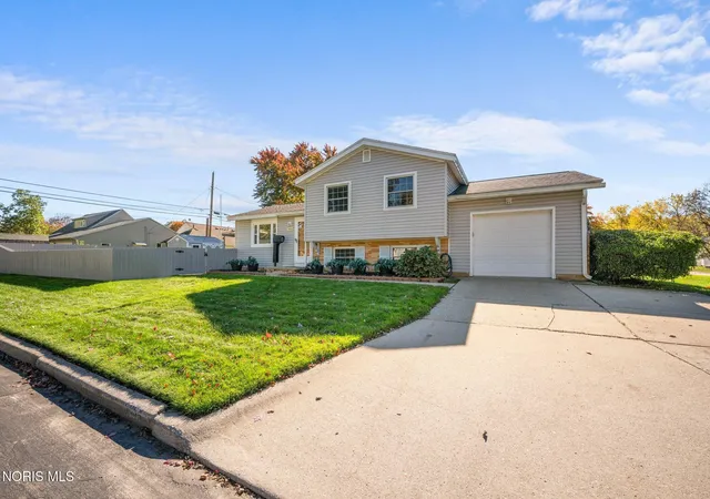 Photo 3 of Single family home for sale at 5054 Oakridge Dr, Toledo, OH 43623 | MLS# 10014497 | Listing updated on 2026-10-27