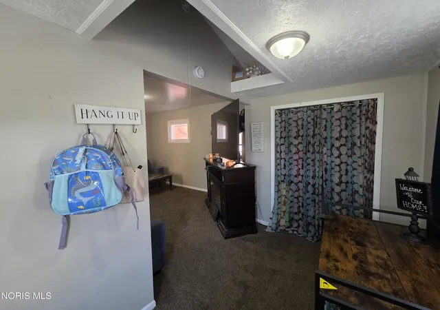 Photo 3 of Single family home for sale at 1733 Giant St, Toledo, OH 43613 | MLS# 10014499 | Listing updated on 2026-10-11