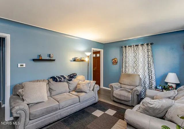 Photo 3 of Single family home for sale at 2525 Southwood Rd, Toledo, OH 43614 | MLS# 10014534 | Listing updated on 2026-10-26