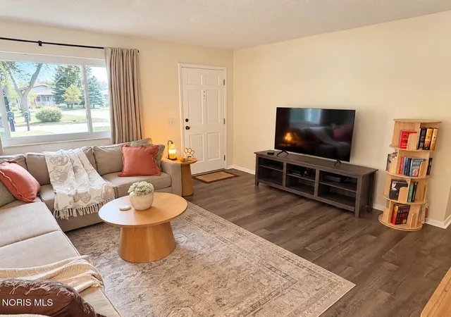 Photo 3 of Single family home for sale at 5969 Arrowhead Dr, Waterville, OH 43566 | MLS# 10014546 | Listing updated on 2026-10-26