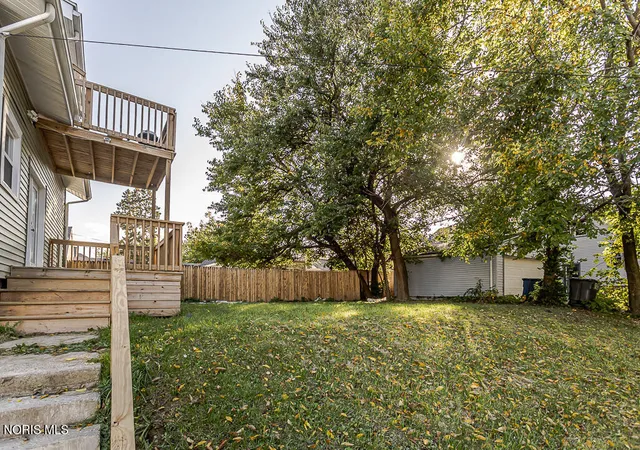 Photo 4 of Single family home for sale at 1827 Calumet Ave, Toledo, OH 43607 | MLS# 10014614 | Listing updated on 2026-10-27