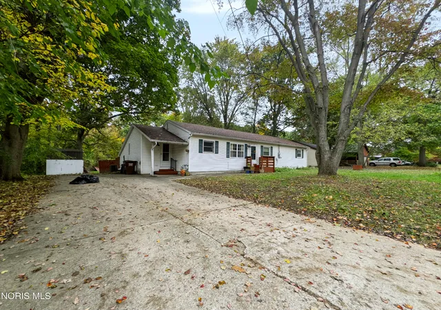 Photo 1 of Single family home for sale at 5834 Greenhaven Rd, Sylvania, OH 43560 | MLS# 10014517 | Listing updated on 2026-10-18