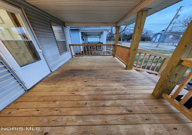 Photo 2 of Single family home for sale at 1720 Stahlwood Ave, Toledo, OH 43613 | MLS# 10014538 | Listing updated on 2026-10-10