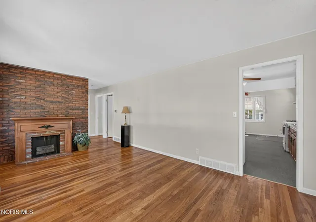 Photo 3 of Single family home for sale at 1362 Junior Dr, Maumee, OH 43537 | MLS# 10014565 | Listing updated on 2026-10-25