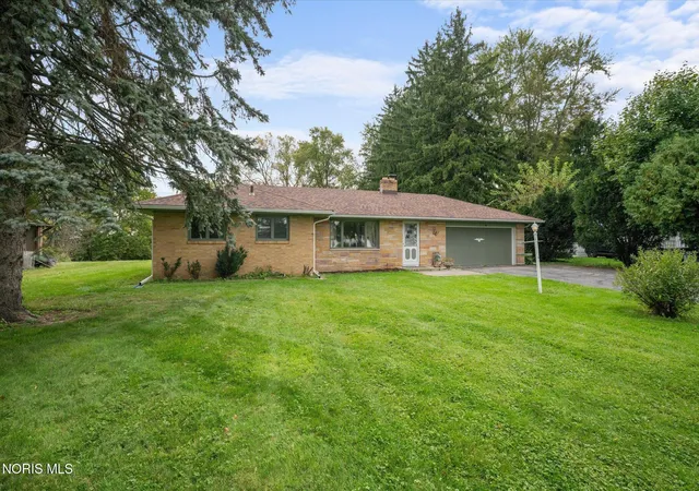 Photo 2 of Single family home for sale at 231 W State Line Rd, Toledo, OH 43612 | MLS# 10014540 | Listing updated on 2026-10-19