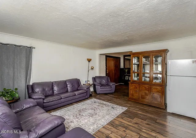 Photo 4 of Single family home for sale at 5079 Winona Dr, Toledo, OH 43613 | MLS# 10014853 | Listing updated on 2026-10-27