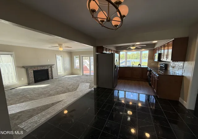 Photo 3 of Single family home for sale at 6249 Edgewater Dr, Toledo, OH 43611 | MLS# 10014566 | Listing updated on 2026-10-23