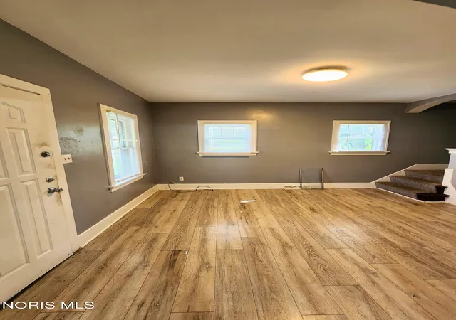 Photo 3 of Single family home for sale at 709 Palmwood Ave, Toledo, OH 43604 | MLS# 10014687 | Listing updated on 2026-10-13