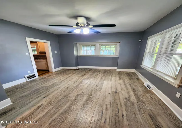 Photo 4 of Single family home for sale at 709 Palmwood Ave, Toledo, OH 43604 | MLS# 10014687 | Listing updated on 2026-10-13