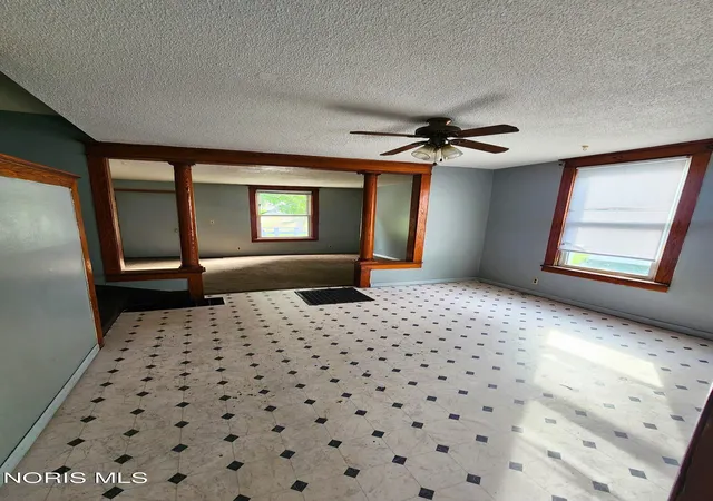 Photo 4 of Sale Pending at 1106 White St, Toledo, OH 43605 | MLS# 10014683 | Listing updated on 2026-10-23