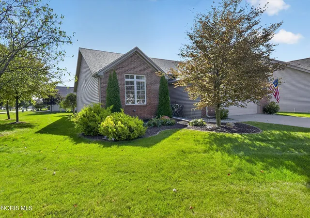 Photo 2 of Single family home for sale at 4240 E Crystal Ridge Dr, Maumee, OH 43537 | MLS# 10014561 | Listing updated on 2026-10-30