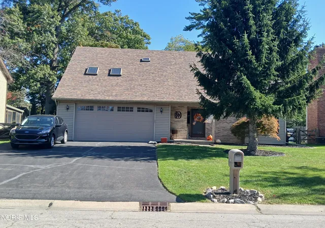 Photo 1 of Single family home for sale at 5414 Allison Ln, Sylvania, OH 43560 | MLS# 10014715 | Listing updated on 2026-10-29
