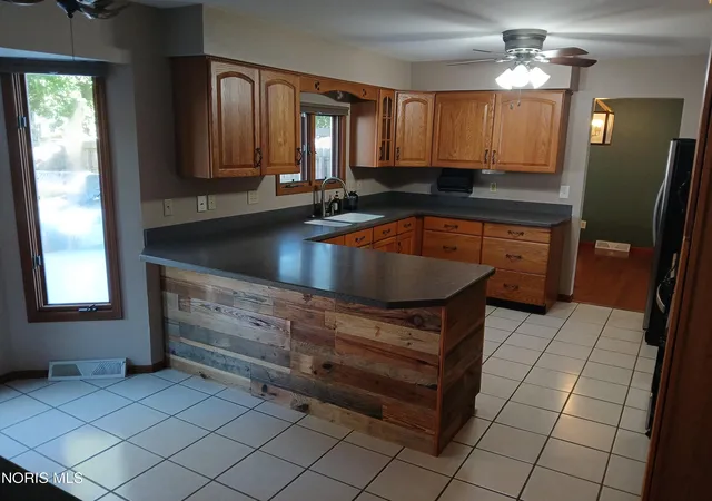 Photo 3 of Single family home for sale at 5414 Allison Ln, Sylvania, OH 43560 | MLS# 10014715 | Listing updated on 2026-10-29